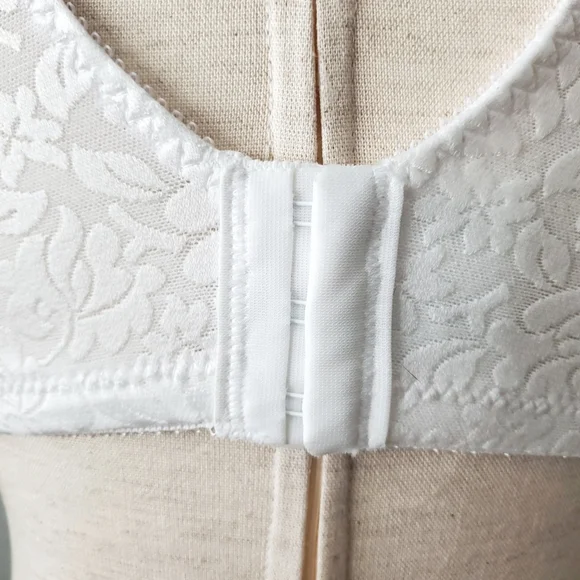 Bali NWT Spa Closure Wirefree White Bra With Floral Pattern, Size 36C - Picture 9 of 16